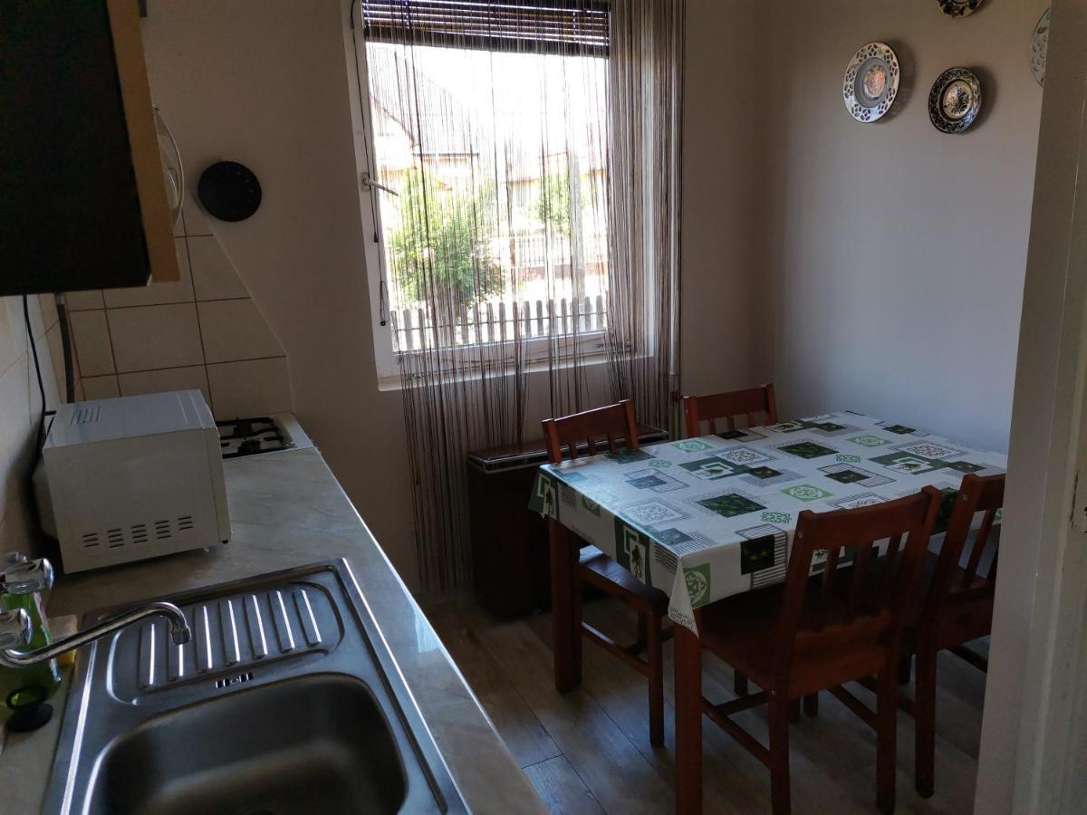Roland Apartman Lägenhet Balatonlelle Exteriör bild