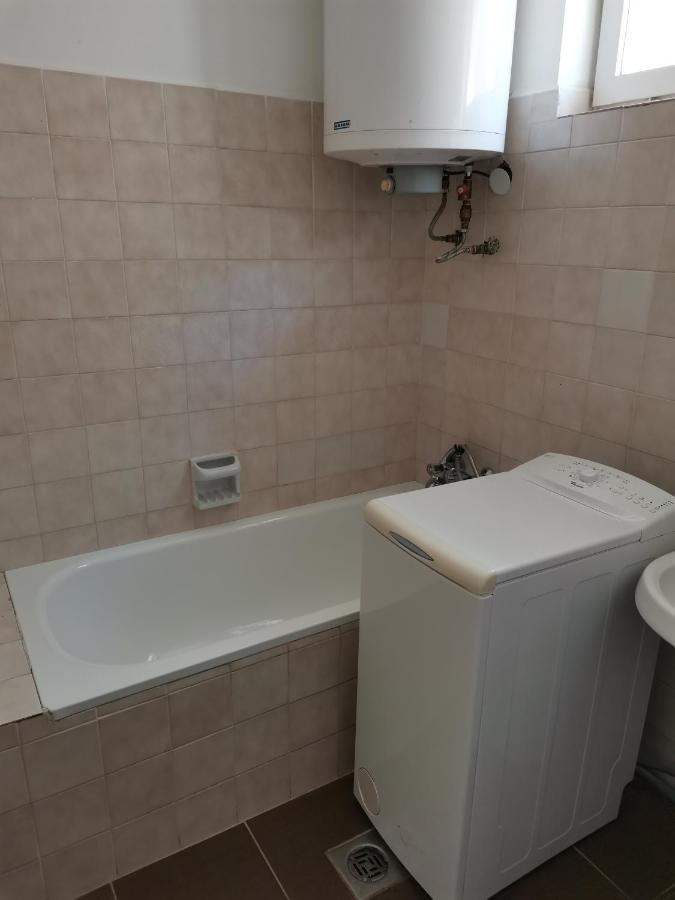 Roland Apartman Lägenhet Balatonlelle Exteriör bild
