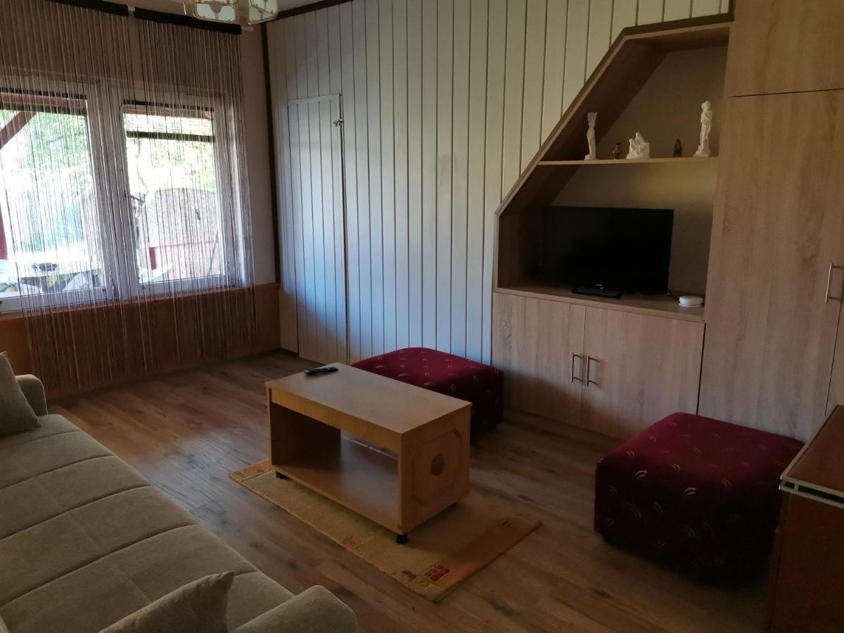 Roland Apartman Lägenhet Balatonlelle Exteriör bild