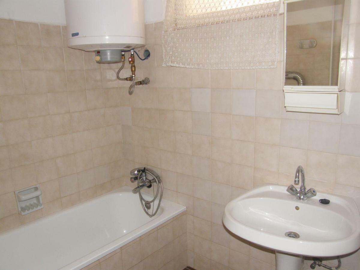 Roland Apartman Lägenhet Balatonlelle Exteriör bild